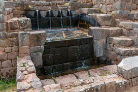Inca  wasserspiel an der ausgrabungsstätte